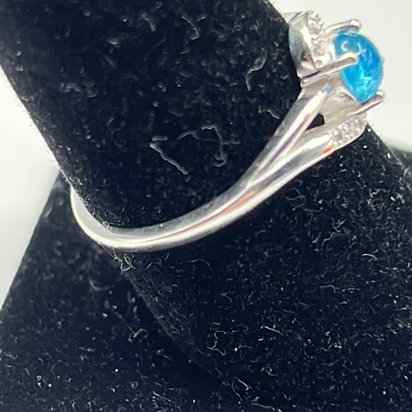 NEON BLUE APATITE, CZ, AND STERLING SILVER RING SIZE 9 - Picture 4 of 12